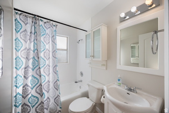 831 W MONTAGUE AVE Salt Lake City, UT 84104