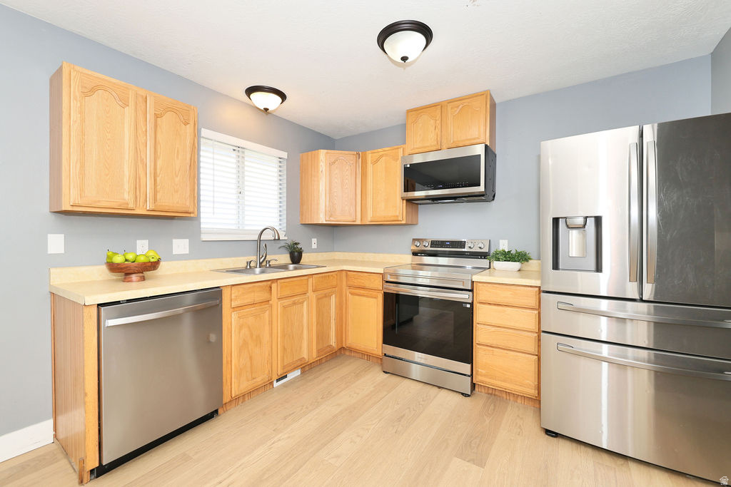 5013 TUSCAN ST Salt Lake City, UT 84118