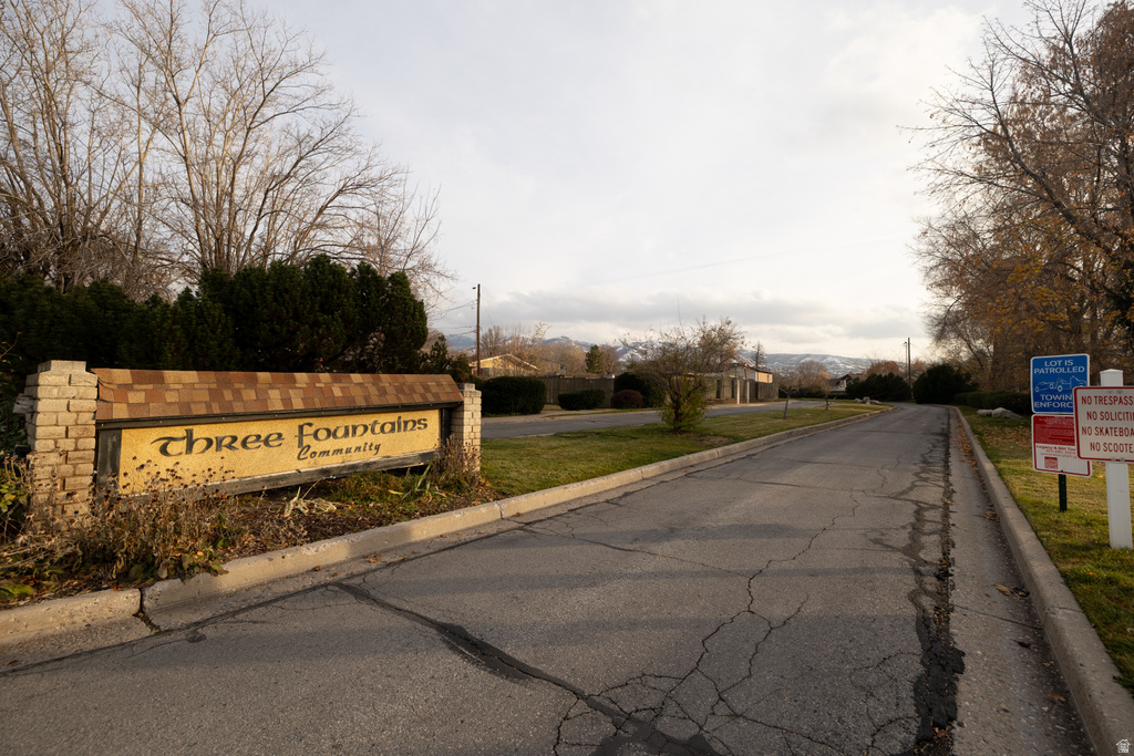 323 S PEACH LN Bountiful, UT 84010