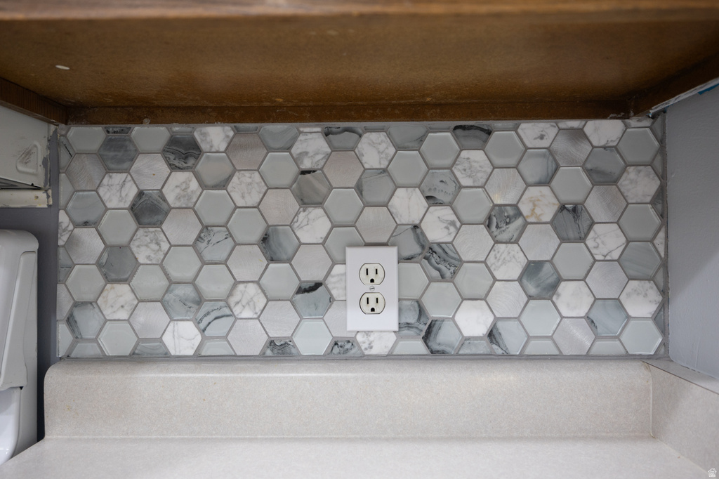 323 S PEACH LN Bountiful, UT 84010