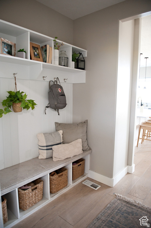 224 S DRY CREEK LN Vineyard, UT 84058