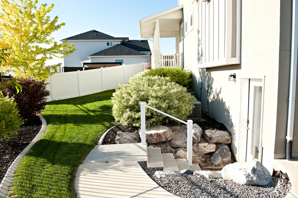 224 S DRY CREEK LN Vineyard, UT 84058