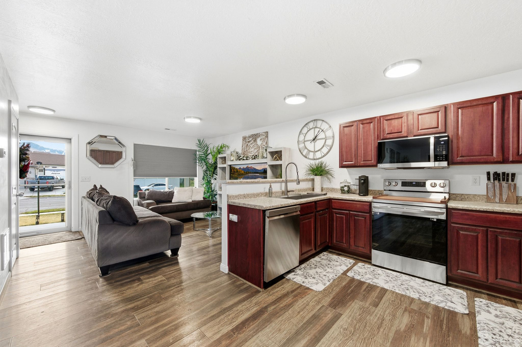 366 W DIAMANT LN Tooele, UT 84074