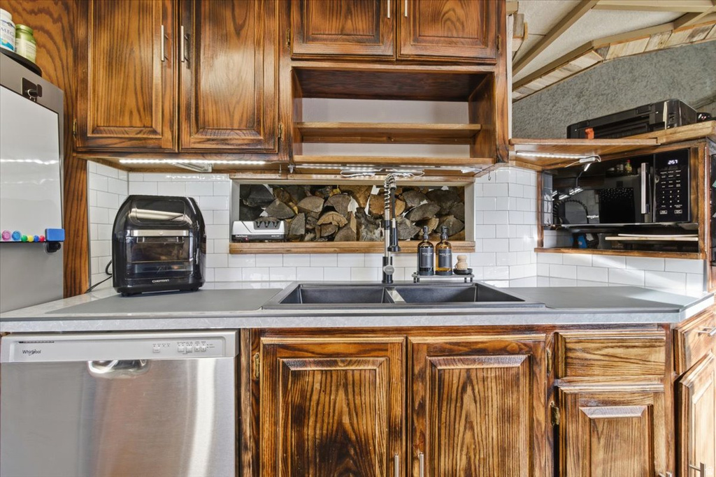 454 E 570 S Nephi, UT 84648