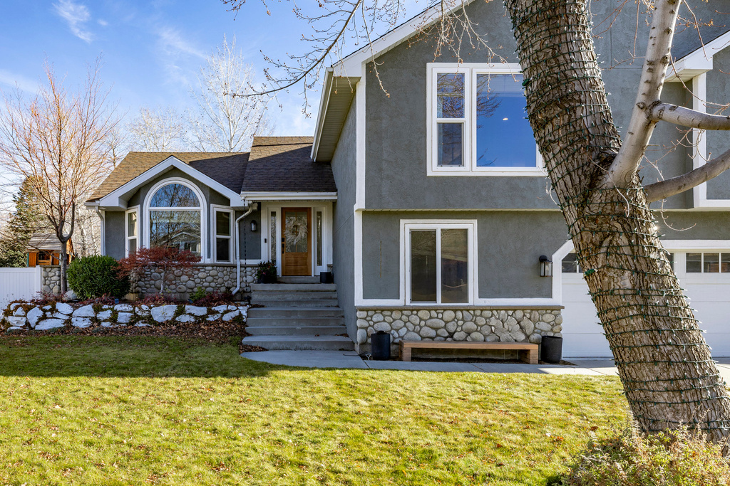 11989 S HIDDEN VALLEY RD Sandy, UT 84092