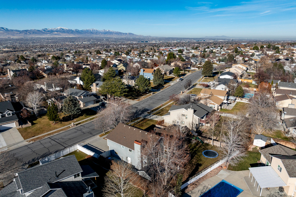 11989 S HIDDEN VALLEY RD Sandy, UT 84092