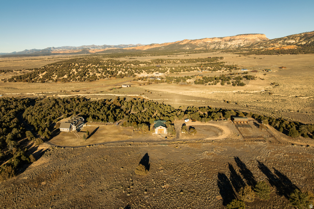 2250 E PAUNSAUGUNT DR Hatch, UT 84735