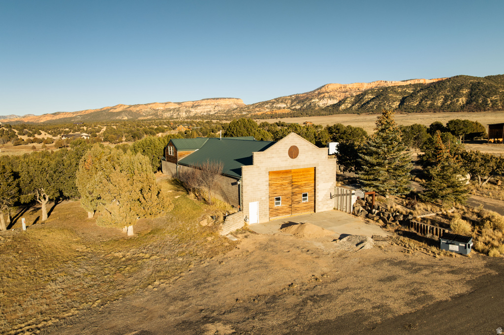 2250 E PAUNSAUGUNT DR Hatch, UT 84735