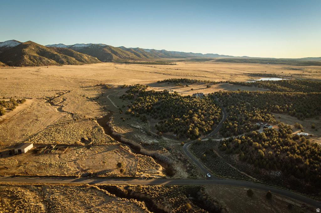 2250 E PAUNSAUGUNT DR Hatch, UT 84735