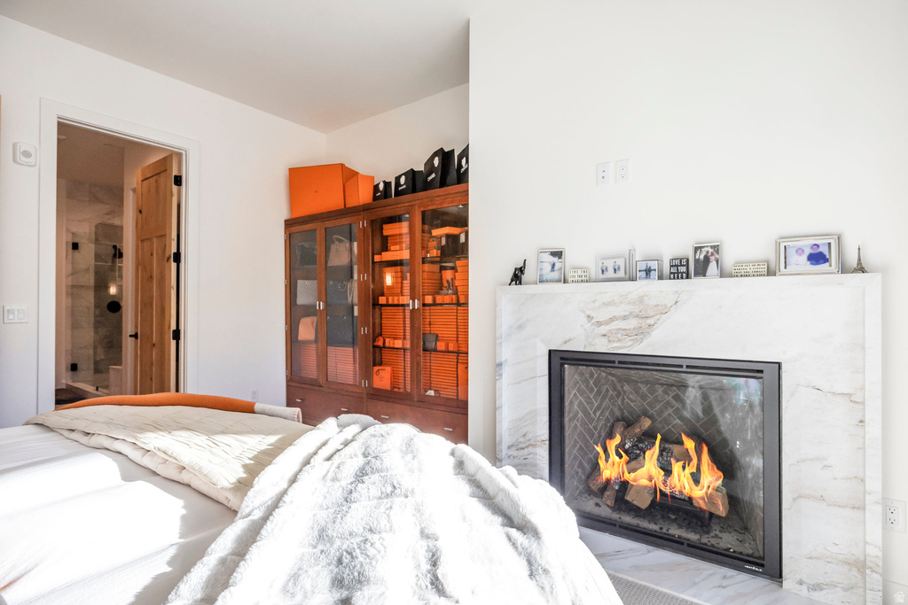 1907 STONE HOLLOW. CT Park City, UT 84098