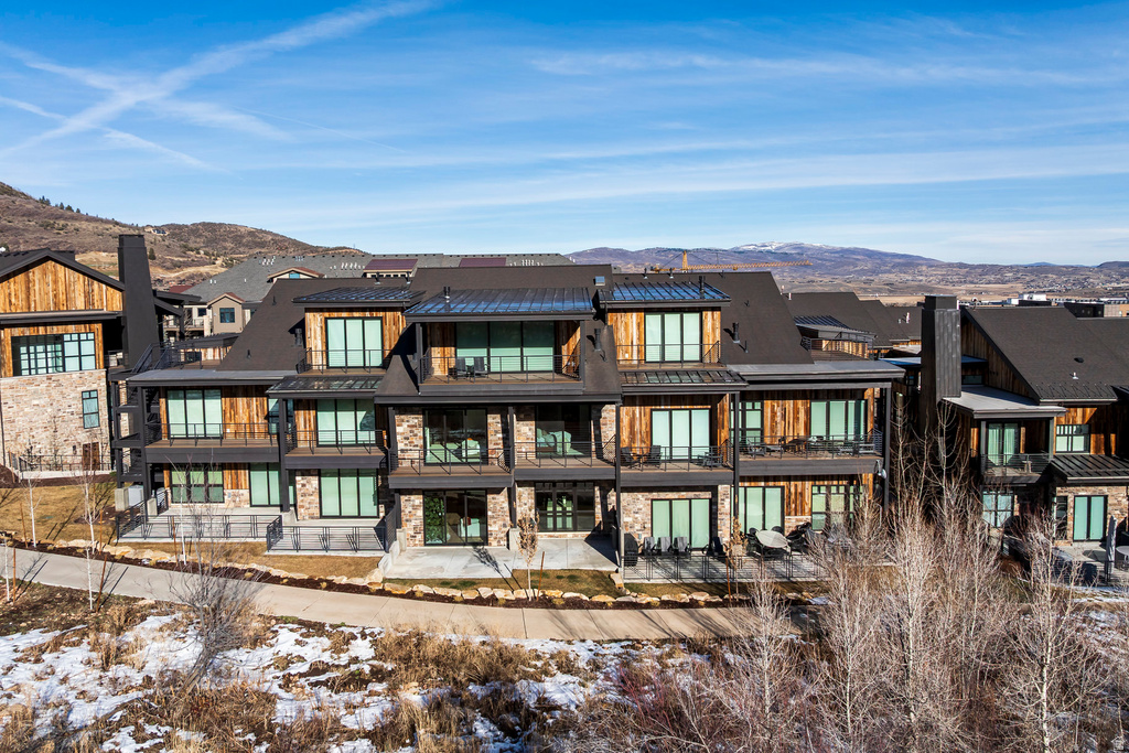 1907 STONE HOLLOW. CT Park City, UT 84098
