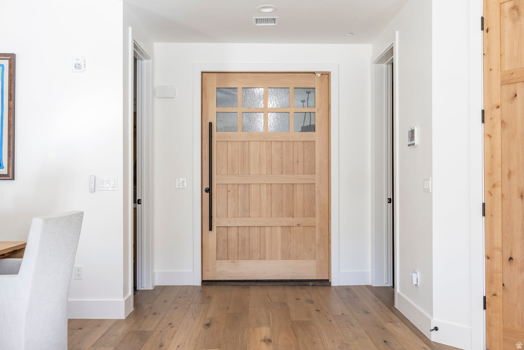 1907 STONE HOLLOW. CT Park City, UT 84098