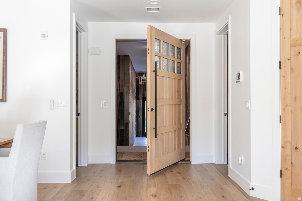 1907 STONE HOLLOW. CT Park City, UT 84098