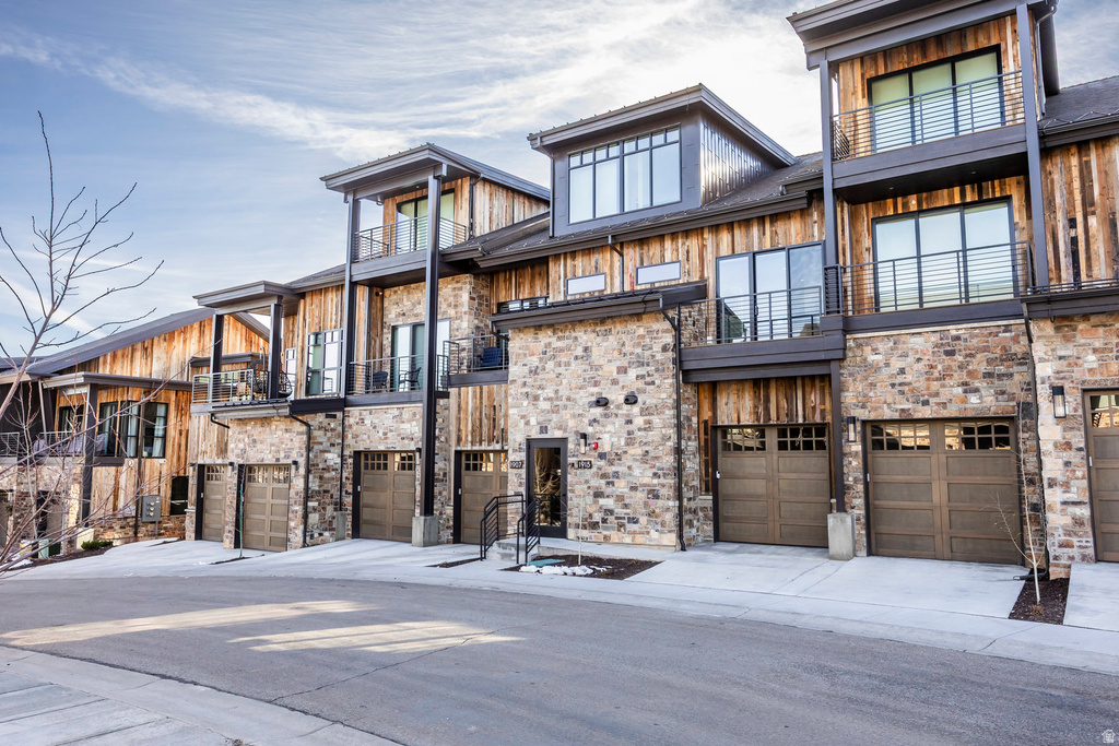 1907 STONE HOLLOW. CT Park City, UT 84098