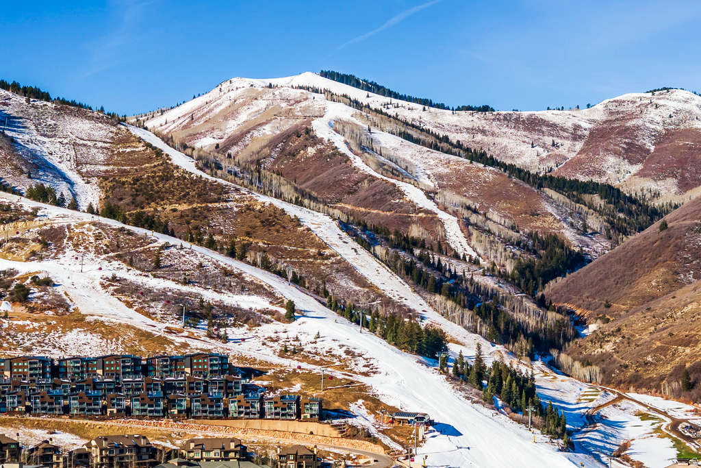1907 STONE HOLLOW. CT Park City, UT 84098