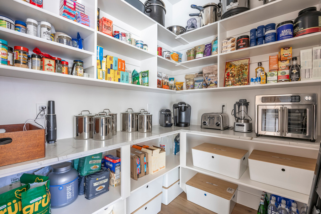 1907 STONE HOLLOW. CT Park City, UT 84098