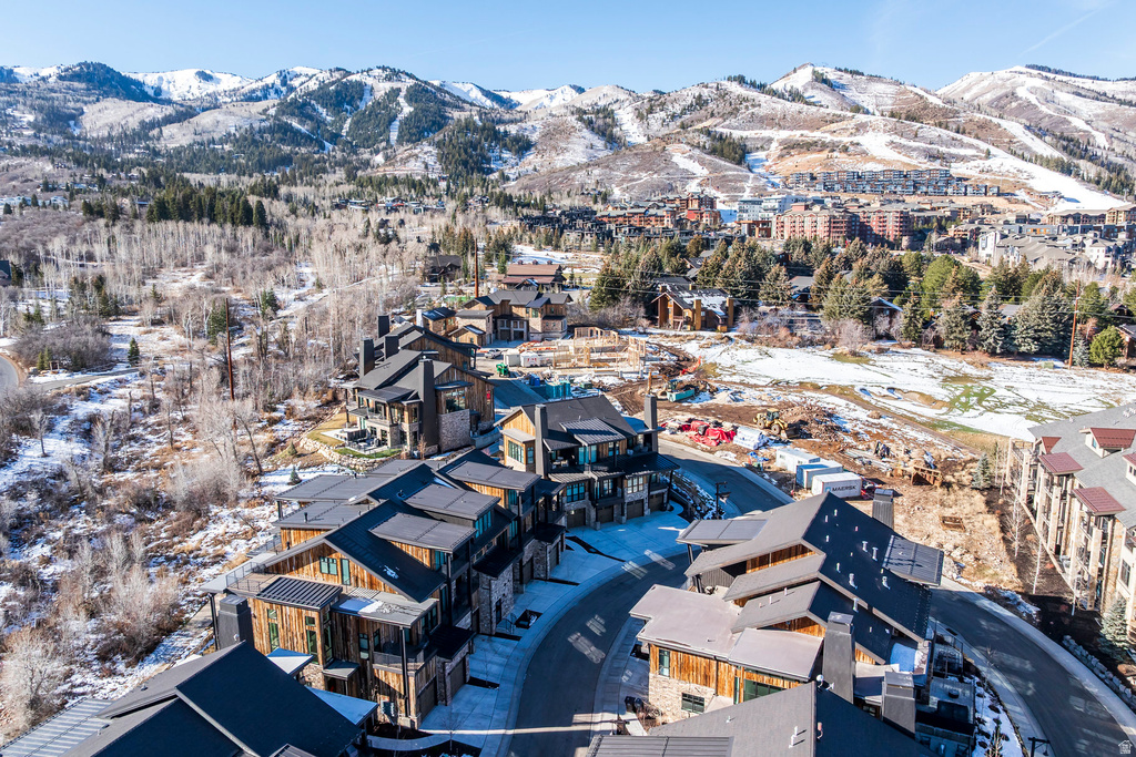 1907 STONE HOLLOW. CT Park City, UT 84098