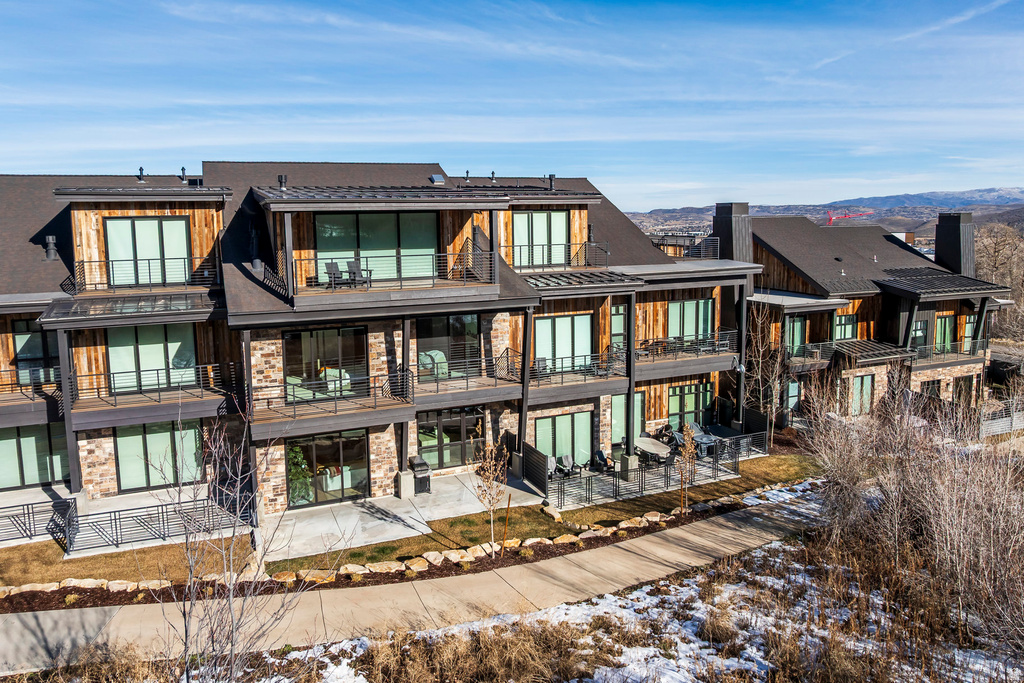 1907 STONE HOLLOW. CT Park City, UT 84098