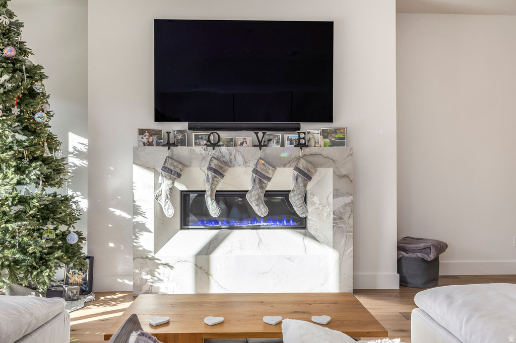 1907 STONE HOLLOW. CT Park City, UT 84098