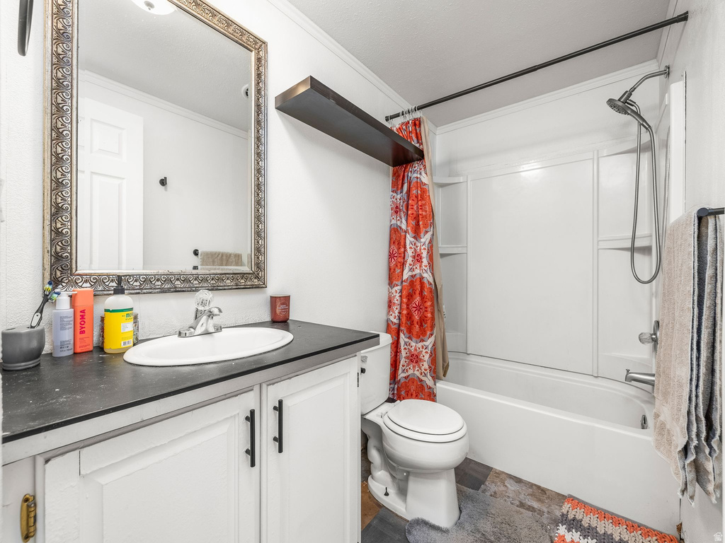 1025 N MAIN ST Hinckley, UT 84635