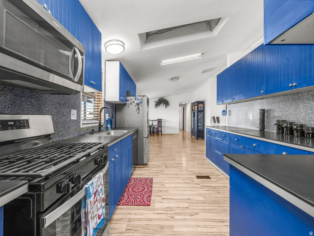 1025 N MAIN ST Hinckley, UT 84635