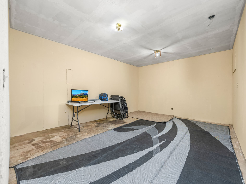 1025 N MAIN ST Hinckley, UT 84635