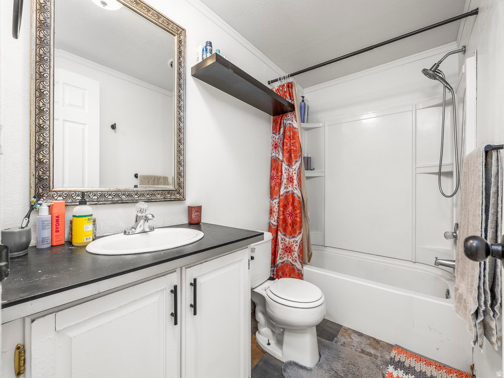 1025 N MAIN ST Hinckley, UT 84635