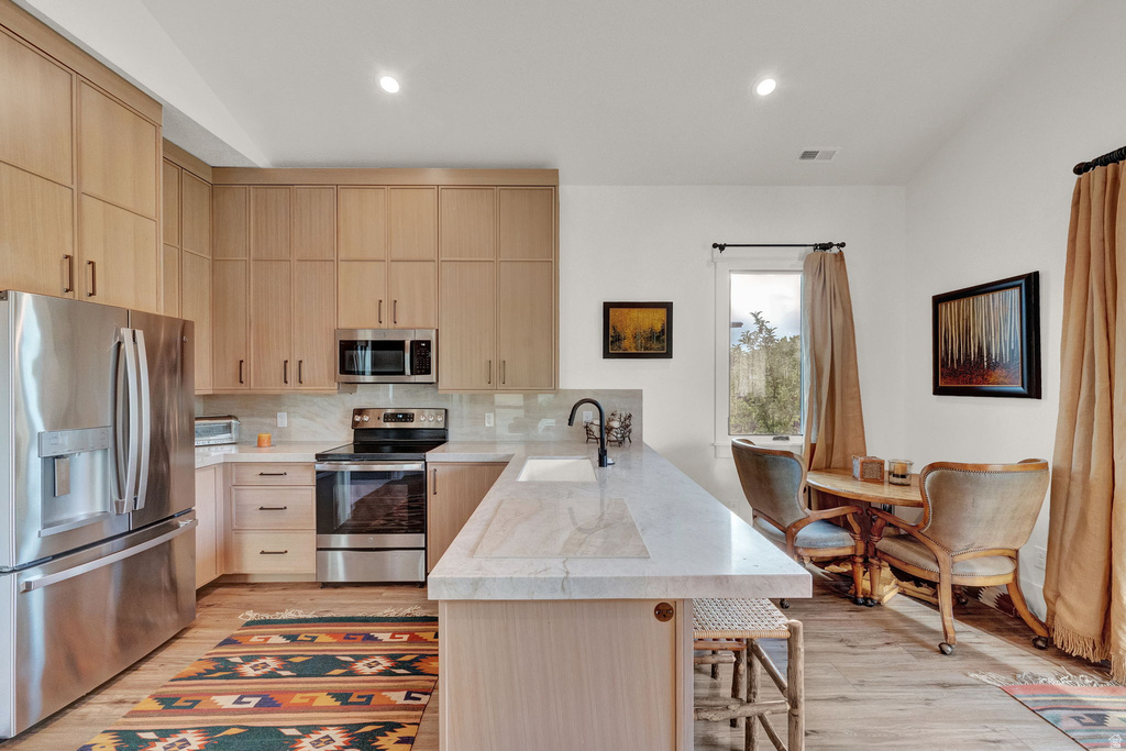 8122 S WILLOW CV Cottonwood Heights, UT 84093