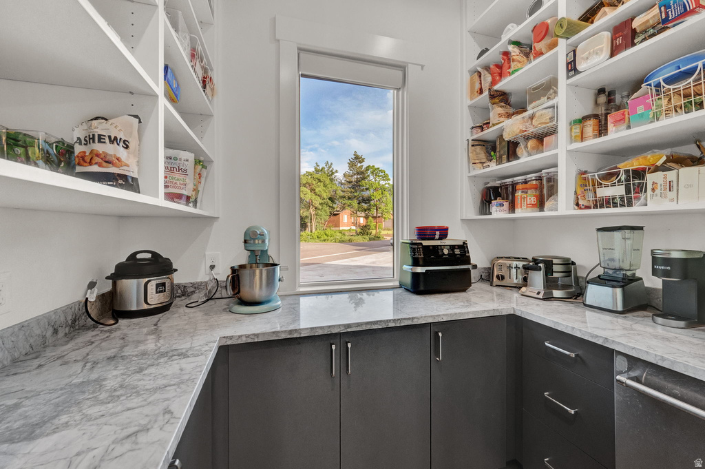 8122 S WILLOW CV Cottonwood Heights, UT 84093