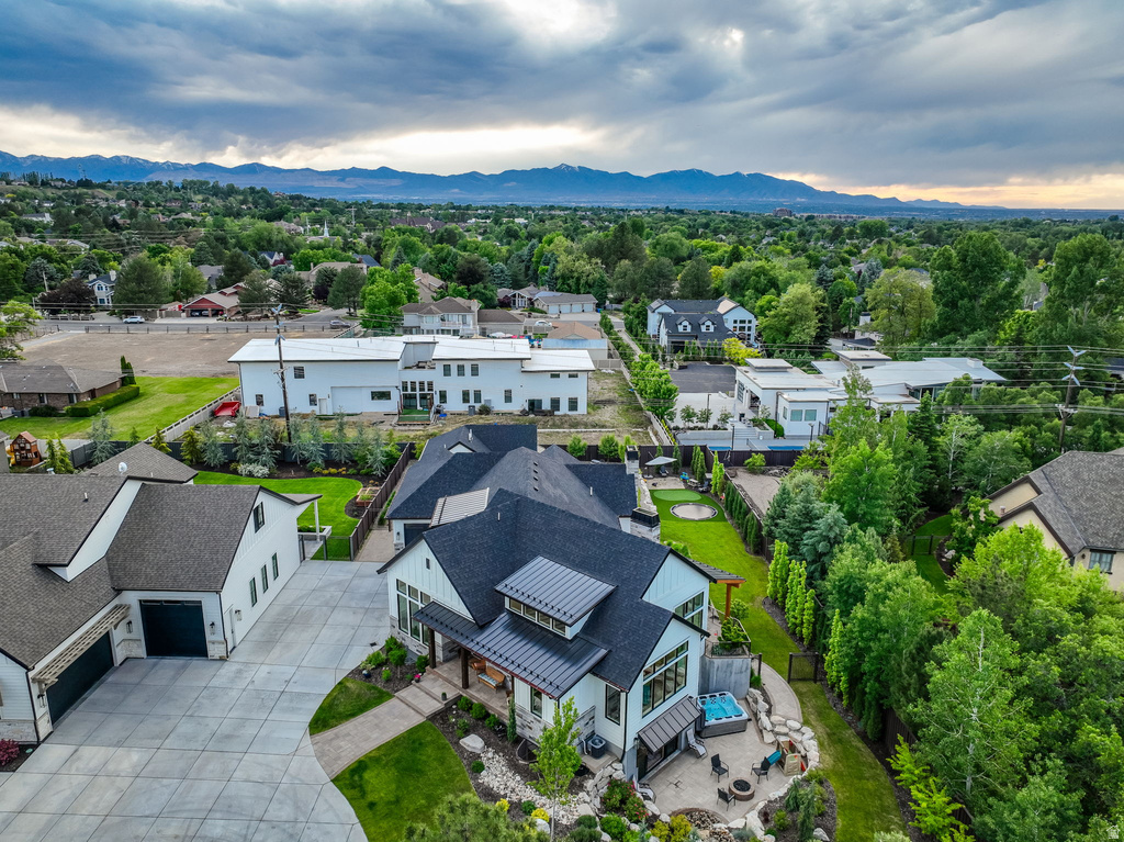 8122 S WILLOW CV Cottonwood Heights, UT 84093