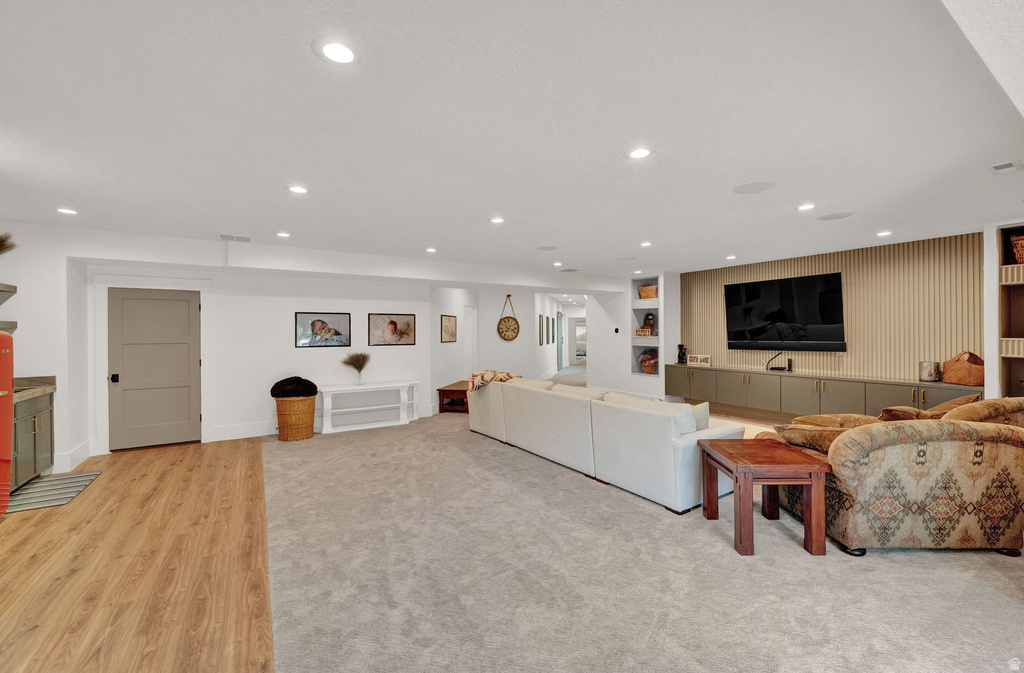 8122 S WILLOW CV Cottonwood Heights, UT 84093