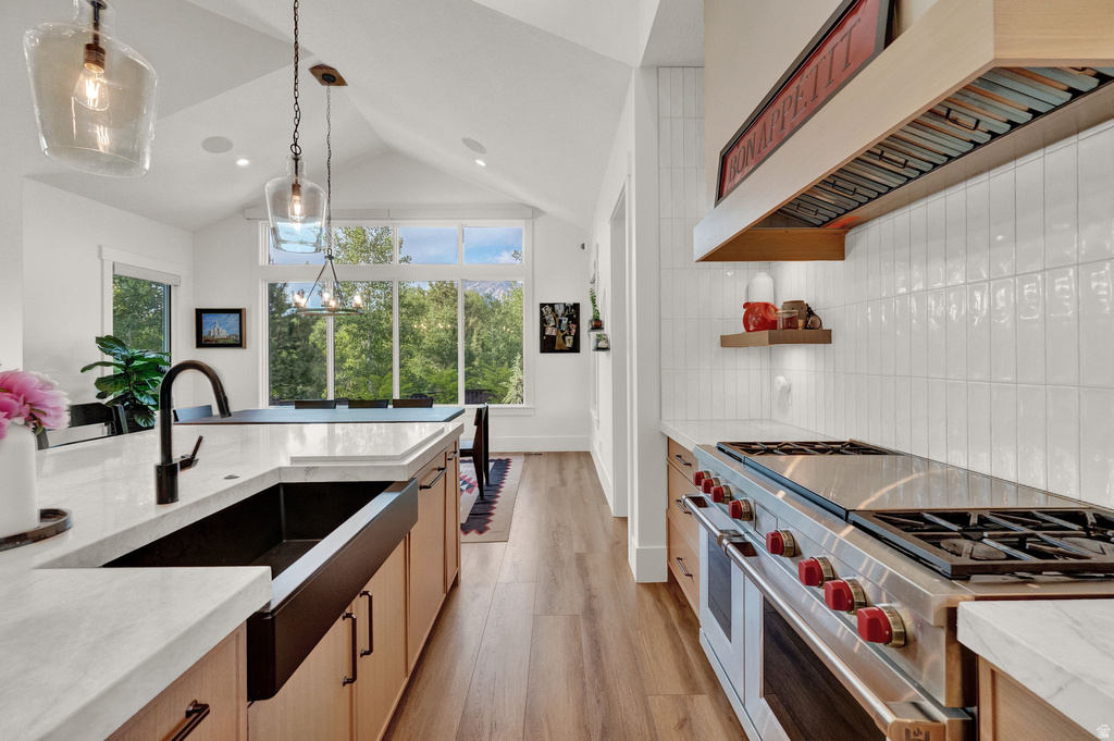 8122 S WILLOW CV Cottonwood Heights, UT 84093