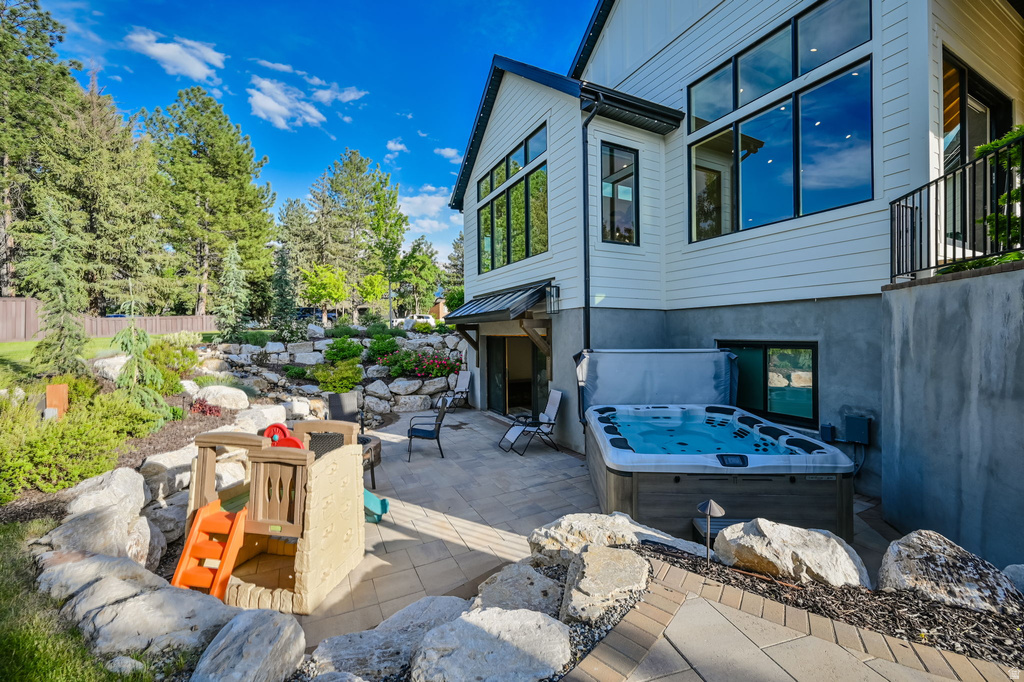 8122 S WILLOW CV Cottonwood Heights, UT 84093