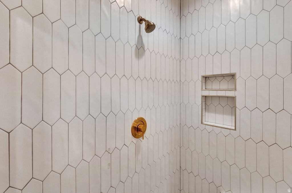 8122 S WILLOW CV Cottonwood Heights, UT 84093