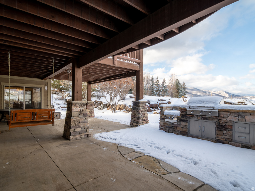 946 S MEADOW LARK LN Huntsville, UT 84317