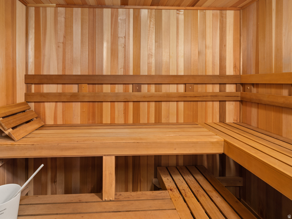 946 S MEADOW LARK LN Huntsville, UT 84317