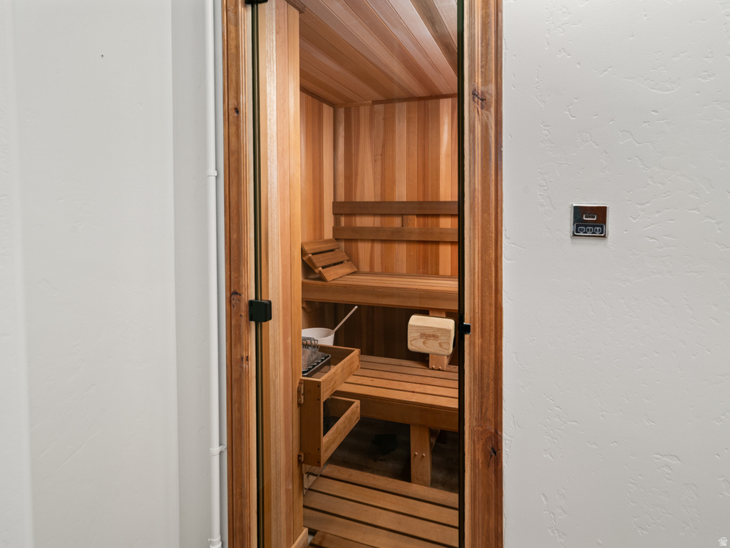 946 S MEADOW LARK LN Huntsville, UT 84317