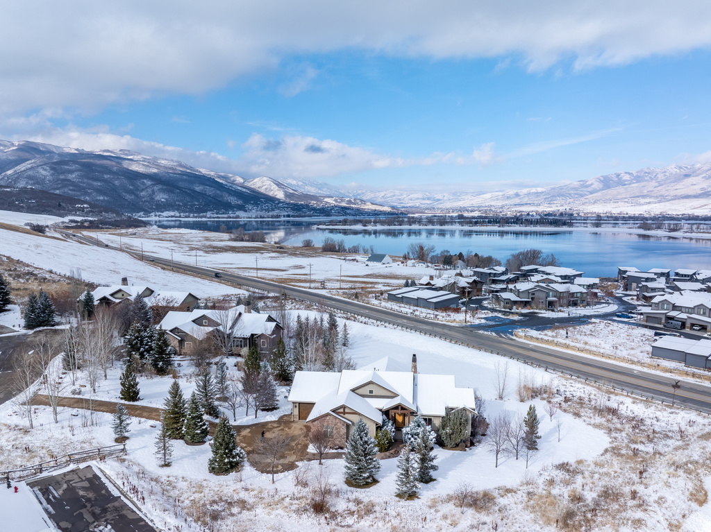 946 S MEADOW LARK LN Huntsville, UT 84317