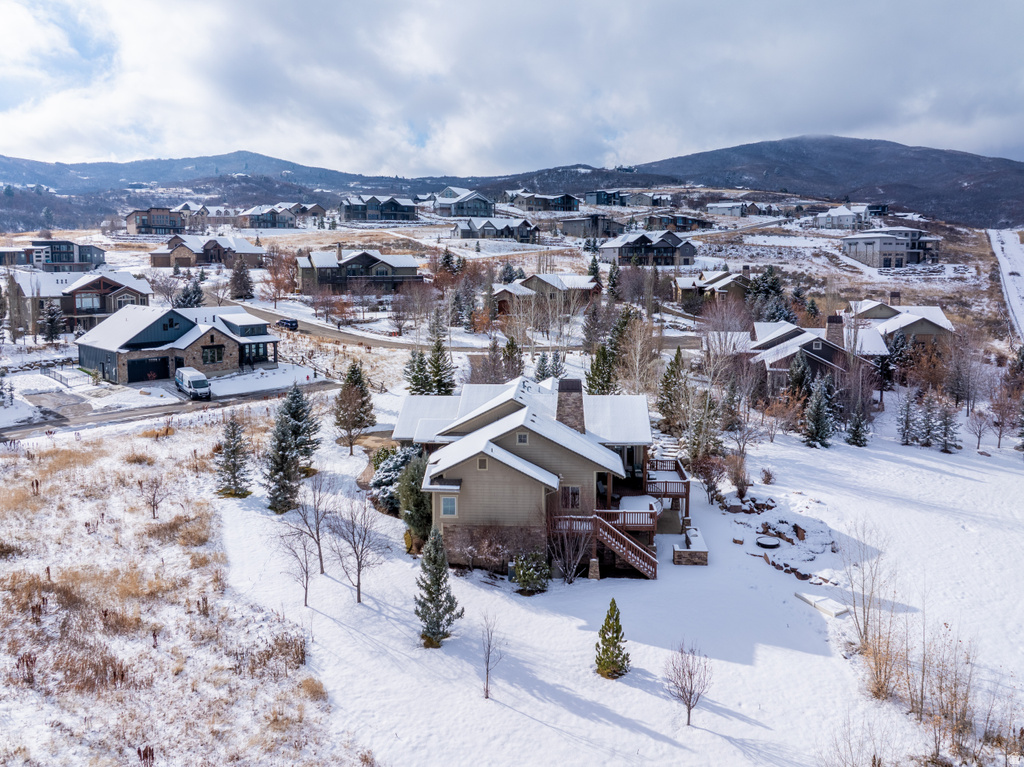 946 S MEADOW LARK LN Huntsville, UT 84317