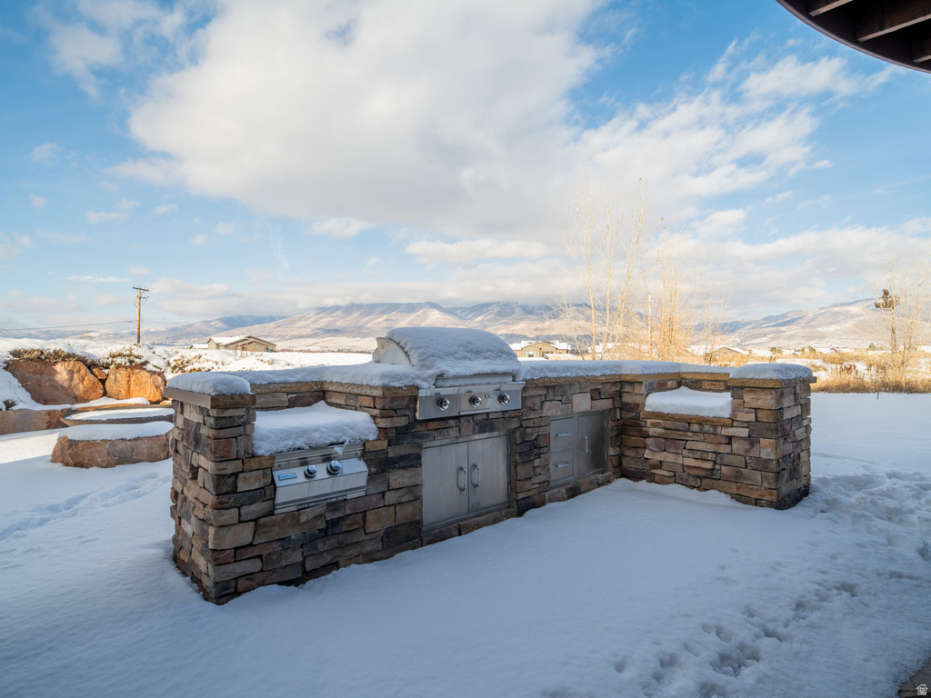 946 S MEADOW LARK LN Huntsville, UT 84317