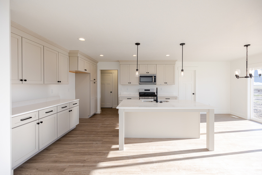 4443 N CASTLE RD #126 Eagle Mountain, UT 84005