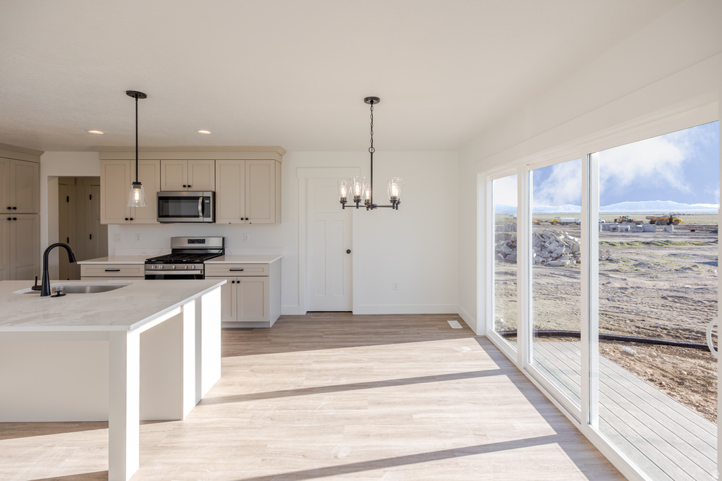 4443 N CASTLE RD #126 Eagle Mountain, UT 84005