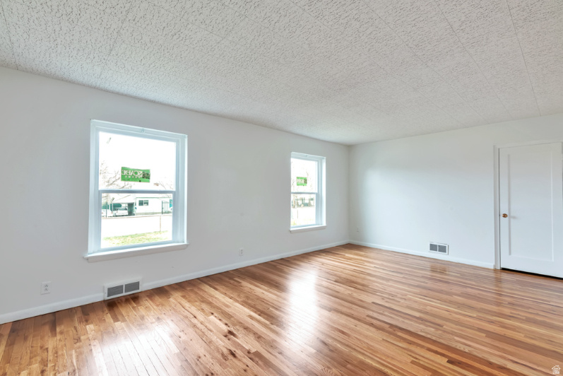 3757 S 2300 E Millcreek, UT 84109