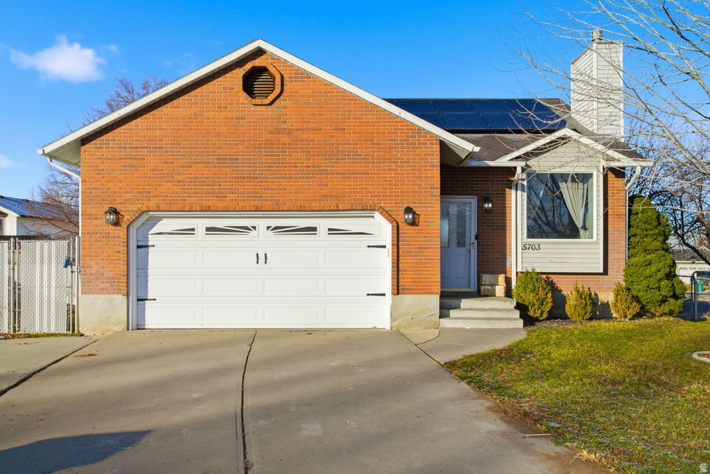 5703 S 4025 W Roy, UT 84067