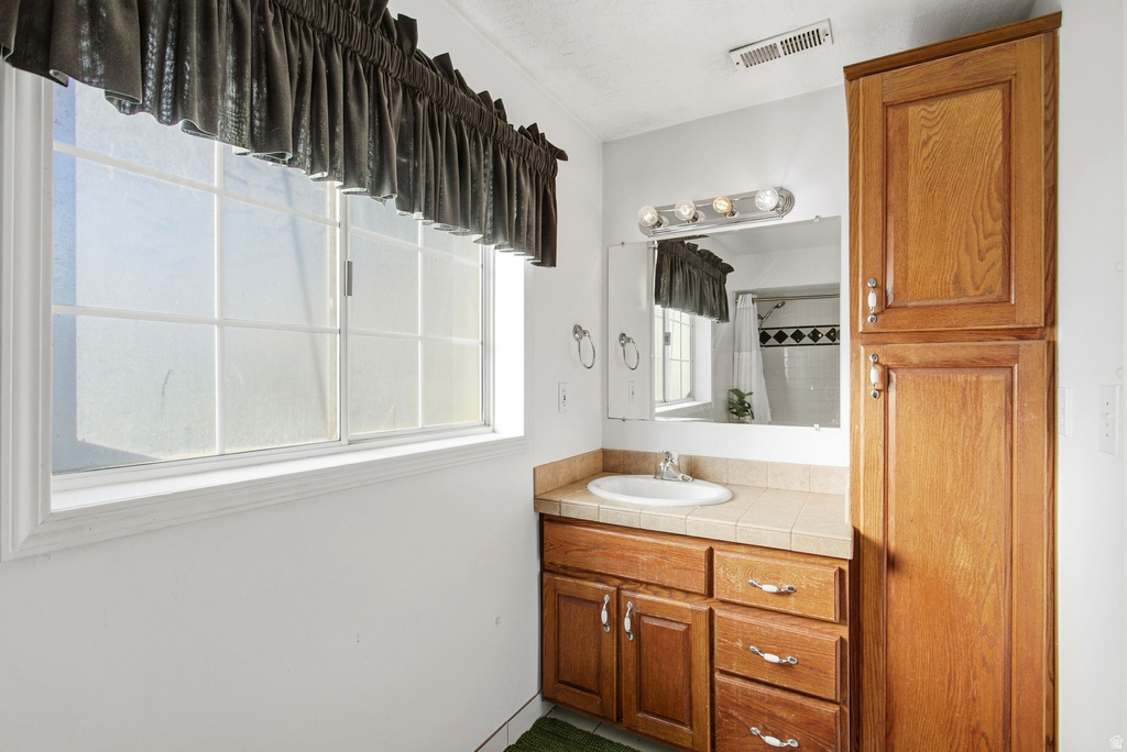 5703 S 4025 W Roy, UT 84067