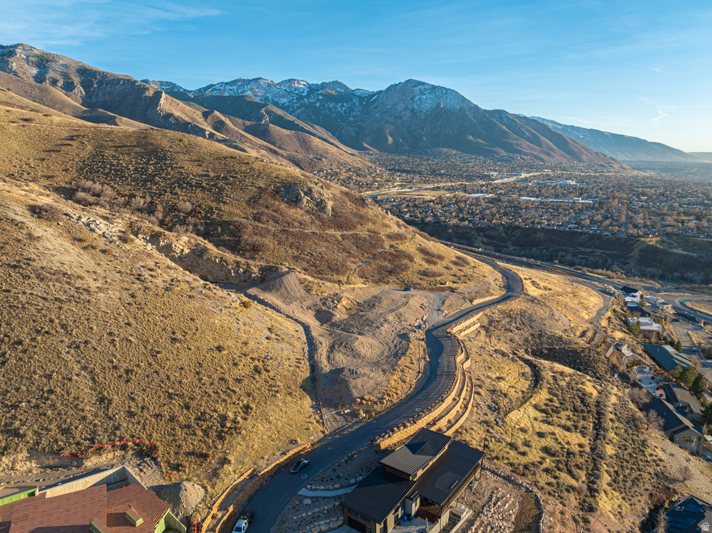 2427 S CANNON POINT DR Salt Lake City, UT 84109