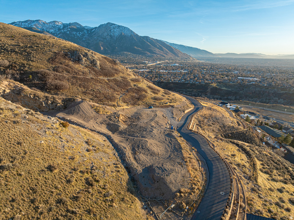 2427 S CANNON POINT DR Salt Lake City, UT 84109