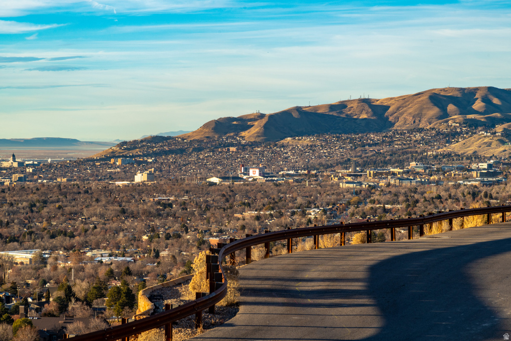 2427 S CANNON POINT DR Salt Lake City, UT 84109