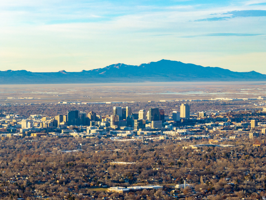 2427 S CANNON POINT DR Salt Lake City, UT 84109