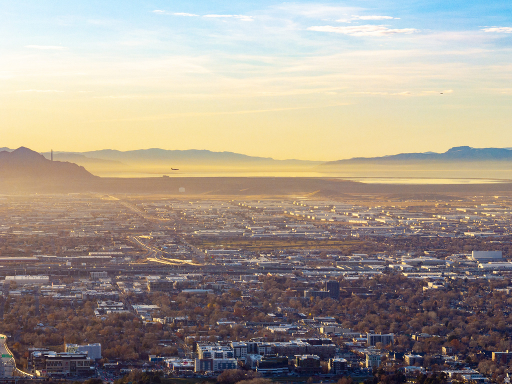 2427 S CANNON POINT DR Salt Lake City, UT 84109